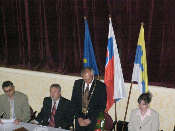 Fotogaléria Slávnostné zasadnutie Mestského zastupiteľstva v Šahách - 4.5.2009 (8) Slávnostné zasadnutie Mestského zastupiteľstva v Šahách - 4.5.2009