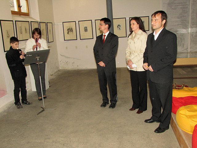 Fotogaléria Gyula Hincz: Ilustrácie kníh – vernisáž výstavy, Menora Saag Centrum Artis – 12. 04. 2012 (6) Gyula Hincz: Ilustrácie kníh – vernisáž výstavy, Menora Saag Centrum Artis – 12. 04. 2012