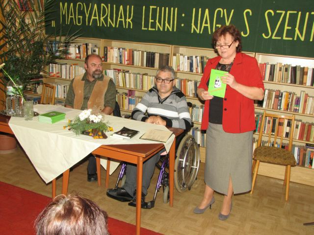 Fotogaléria Predstavenie básnickej zbierky Zsolta Sztakóa Százdiho – 9. 11. 2012 (6) Predstavenie básnickej zbierky Zsolta Sztakóa Százdiho – 9. 11. 2012