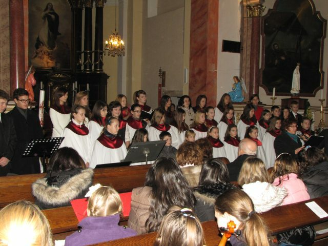 Fotogaléria Adventný koncert – 15. výročie založenia speváckeho zboru mesta Musica Aurea – 8. 12. 2012 (20) Adventný koncert – 15. výročie založenia speváckeho zboru mesta Musica Aurea – 8. 12. 2012