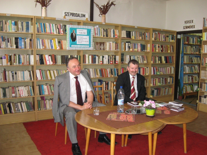 Fotogaléria Beseda s Pálom Csákym - organizátor stretnutia Klub seniorov (5) Beseda s Pálom Csákym - organizátor stretnutia Klub seniorov