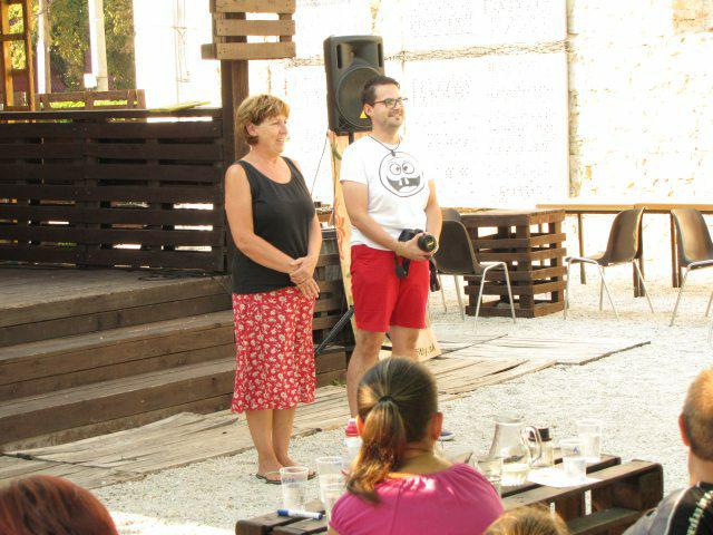 Fotogaléria Ukončenie leta – zábavné popoludnie pre deti s vystúpením súboru Kuttyomfitty a Romana Mihálku – 31. 8. 2015 (13) Ukončenie leta – zábavné popoludnie pre deti s vystúpením súboru Kuttyomfitty a Romana Mihálku – 31. 8. 2015