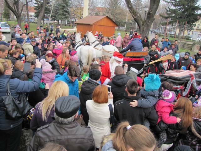 Fotogaléria Mikuláš v Šahách – 5. 12. 2015 (8) Mikuláš v Šahách – 5. 12. 2015
