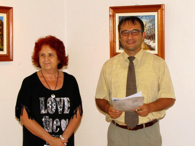 Fotogaléria Veronika M. Simon: Z troch sérií mojich malieb – vernisáž výstavy v galérii – 9. 9. 2016 (16) Veronika M. Simon: Z troch sérií mojich malieb – vernisáž výstavy v galérii – 9. 9. 2016