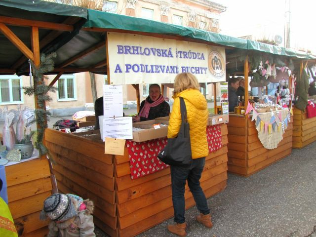 Fotogaléria Vianočné trhy s remeselníckymi dielňami pre deti – 6. – 7. 12. 2018 (12) Vianočné trhy s remeselníckymi dielňami pre deti – 6. – 7. 12. 2018