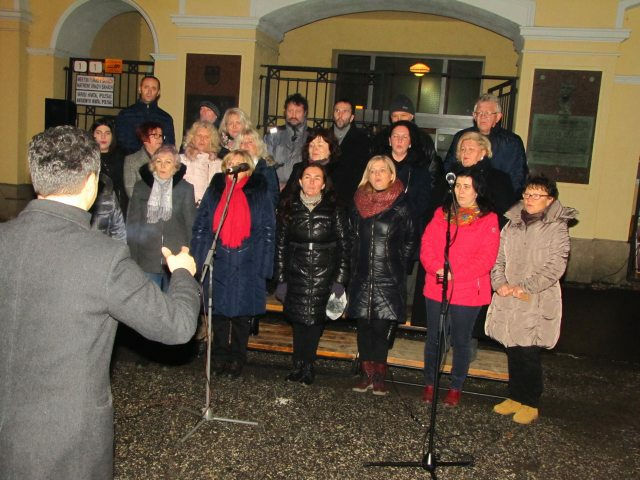 Fotogaléria Vianočné ohrievadlo – 7. 12. 2018 (15) Vianočné ohrievadlo – 7. 12. 2018