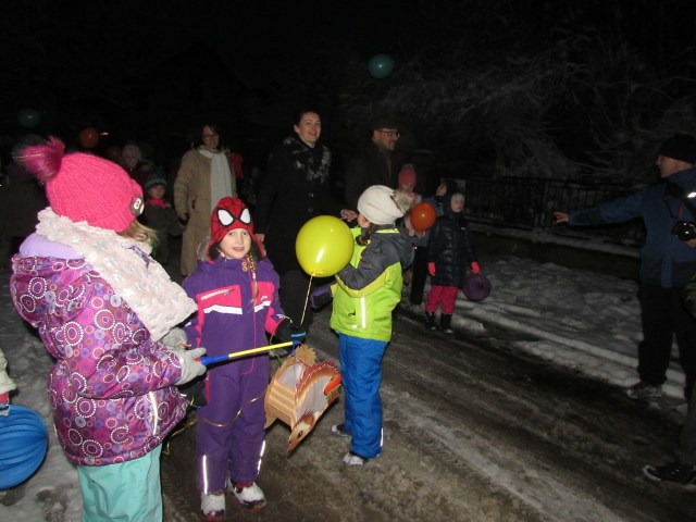 Fotogaléria Adventné stretnutie pri otvorení Mestského parku v Šahách (Foto: Magdaléna Majorošová) – 16. 12. 2018 (10) Adventné stretnutie pri otvorení Mestského parku v Šahách (Foto: Magdaléna Majorošová) – 16. 12. 2018
