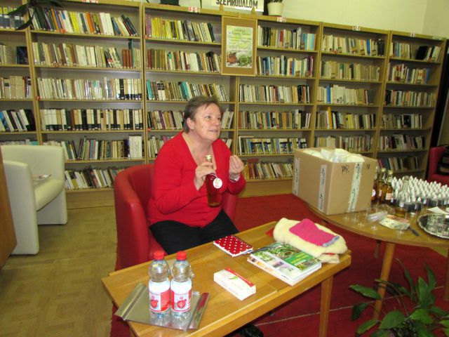 Fotogaléria Debatka so Zuzanou Tóthovou v knižnici (Foto: Magdaléna Majorošová) – 12. 1. 2019 (8) Debatka so Zuzanou Tóthovou v knižnici (Foto: Magdaléna Majorošová) – 12. 1. 2019