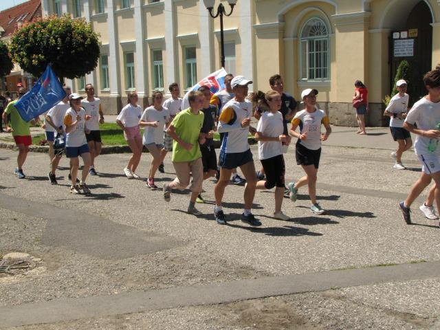 Fotogaléria Privítanie štafety Mierového behu v Šahách – 11. 6. 2019 (12) Privítanie štafety Mierového behu v Šahách – 11. 6. 2019
