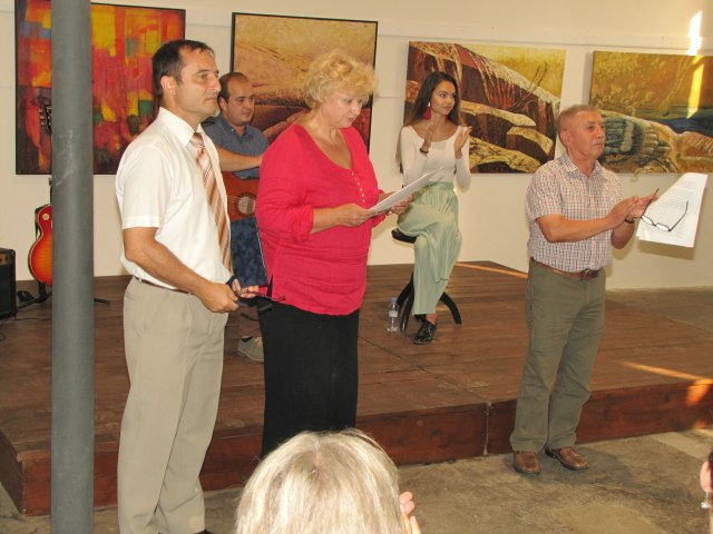 Fotogaléria Prechody 2019 – ukončenie výstavy umelcov z Vácu v Menora Saag Centrum Artis – 2. 9. 2019 (8) Prechody 2019 – ukončenie výstavy umelcov z Vácu v Menora Saag Centrum Artis – 2. 9. 2019
